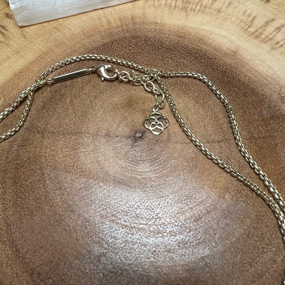 Kendra Scott Lapis Arrowhead Necklace 💙✨ - Picture 3 of 9